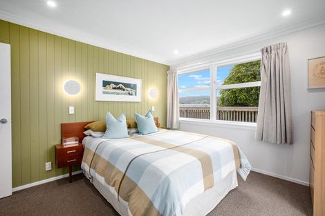Photo of property in 23 Cara Crescent, Paparangi, Wellington, 6037