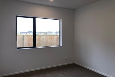 Photo of property in 30 Konoba Avenue, Kumeu, 0810