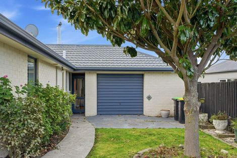 Photo of property in 8 Carmana Gardens, Rangiora, 7400