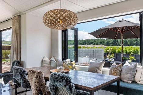 Photo of property in 16 Durmast Place, Kinloch, Taupo, 3377