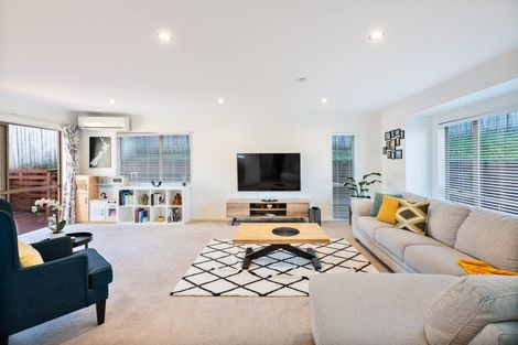 Photo of property in 55 Helleur Road, Massey, Auckland, 0614