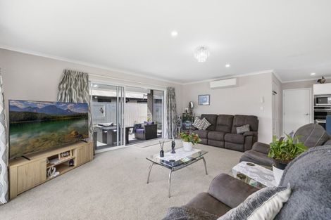 Photo of property in 70 Awataha Crescent, Pyes Pa, Tauranga, 3110