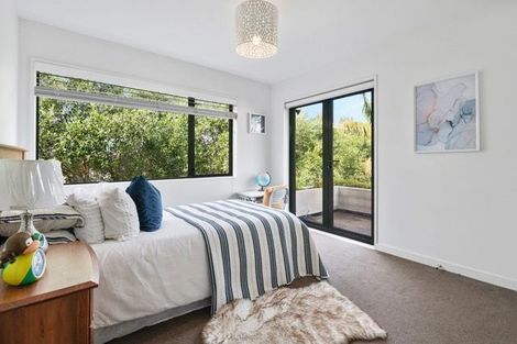 Photo of property in 37 Churchill Road, Murrays Bay, Auckland, 0630