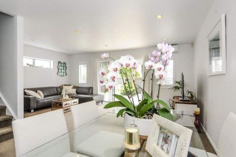 Photo of property in 11 Jomard Terrace, Northcross, Auckland, 0632