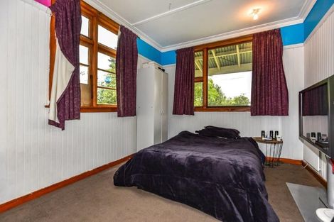 Photo of property in 13 Cliff Street, Coalgate, 7673