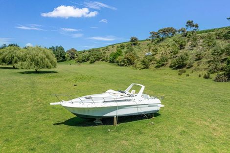 Photo of property in 3265 South Head Road, South Head, Helensville, 0874