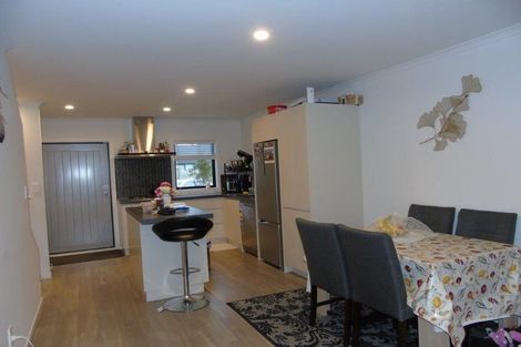 Photo of property in 19/9 Surrey Street, Tawa, Wellington, 5028