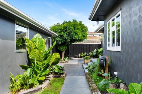 Photo of property in 15 Puketapu Road, Taradale, Napier, 4112