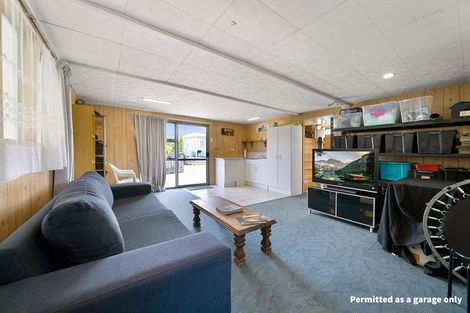 Photo of property in 1/8 Devon Street, Te Atatu South, Auckland, 0610