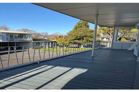 Photo of property in 2 Te Awe Awe Court, Hokowhitu, Palmerston North, 4410