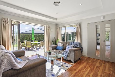 Photo of property in 35 Country Palms Drive, Halswell, Christchurch, 8025