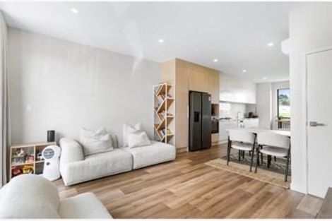 Photo of property in 36 Pohewa Road, Silverdale, 0932