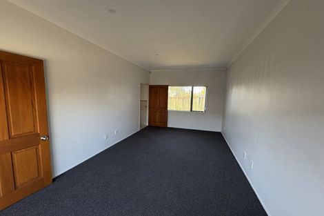 Photo of property in 76 Edgewater Drive, Pakuranga, Auckland, 2010
