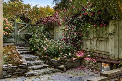 Photo of property in 12 Heuchan Lane, Wanaka, 9305