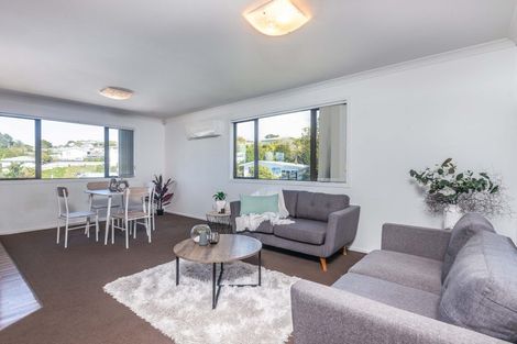 Photo of property in 43a Stewart Drive, Newlands, Wellington, 6037