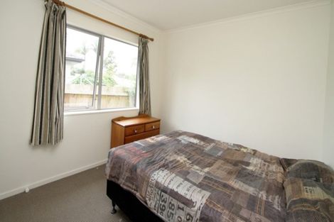 Photo of property in 22 Glennandrew Drive, Half Moon Bay, Auckland, 2012
