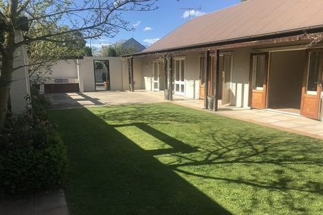 Photo of property in 2/11 Memorial Avenue, Ilam, Christchurch, 8053