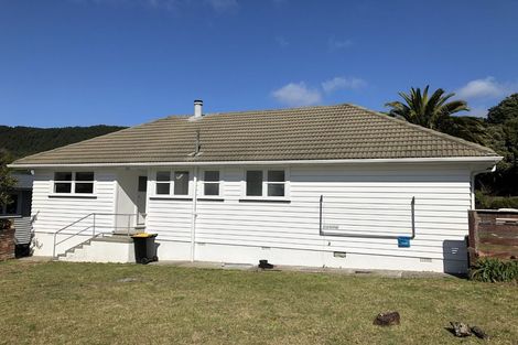 Photo of property in 4 Saint Johns Terrace, Tawa, Wellington, 5028