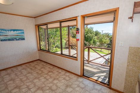 Photo of property in 7 Cable Bay Block Road, Cable Bay, 0420