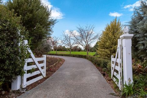 Photo of property in 104 Pitt Road, Hillsborough, New Plymouth, 4372