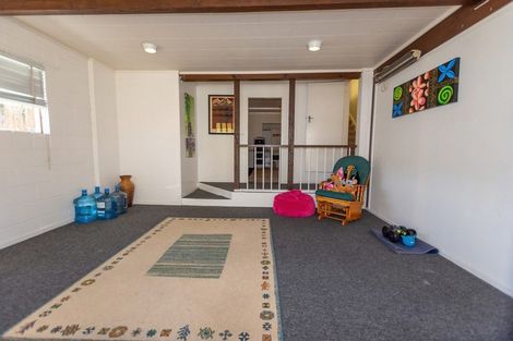 Photo of property in 5 Braebank Lane, Te Atatu South, Auckland, 0610