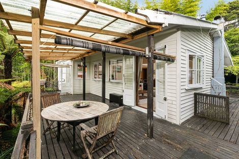 Photo of property in 332 Huia Road, Titirangi, Auckland, 0604