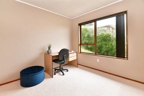 Photo of property in 16 Kaipara Crescent, Helensville, 0800