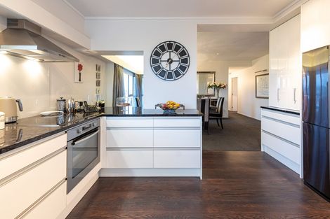 Photo of property in 4/6b The Promenade, Takapuna, Auckland, 0622