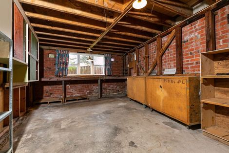 Photo of property in 175 Waimumu Road, Massey, Auckland, 0614