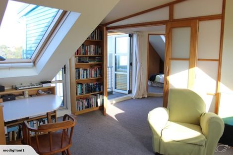 Photo of property in 19 Milne Terrace, Island Bay, Wellington, 6023