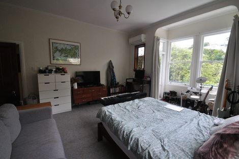 Photo of property in 140 Glenmore Street, Northland, Wellington, 6012