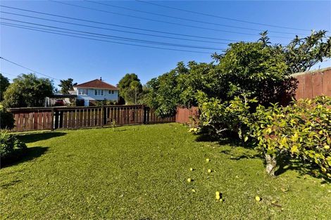 Photo of property in 61 Wilsher Crescent, Henderson, Auckland, 0612