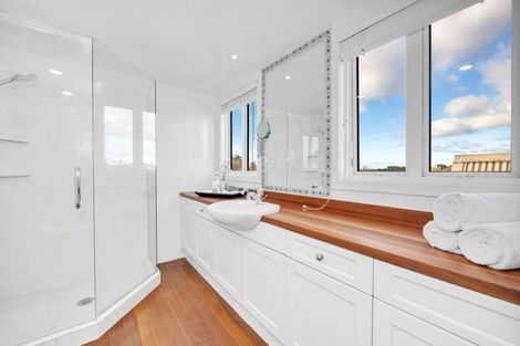 Photo of property in 281 Point View Drive, Shamrock Park, Auckland, 2016