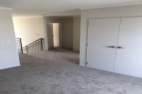 Photo of property in 21 Costa Viva Crescent, Karaka, Papakura, 2113