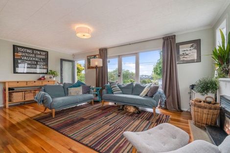 Photo of property in 8 Murray Road, Te Atatu Peninsula, Auckland, 0610