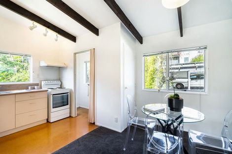 Photo of property in 8/7 Balmain Road, Birkenhead, Auckland, 0626