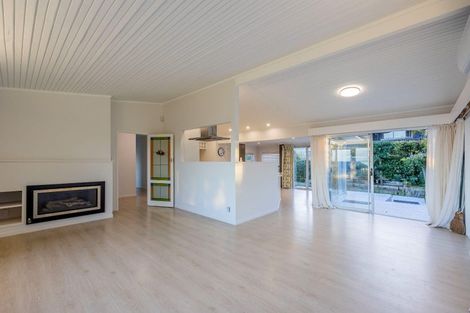 Photo of property in 1/62 Kowhai Road, Campbells Bay, Auckland, 0630