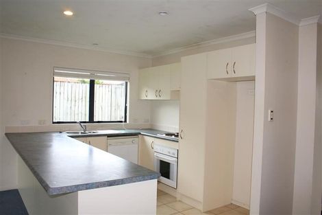 Photo of property in 27 Armoy Drive, East Tamaki, Auckland, 2016