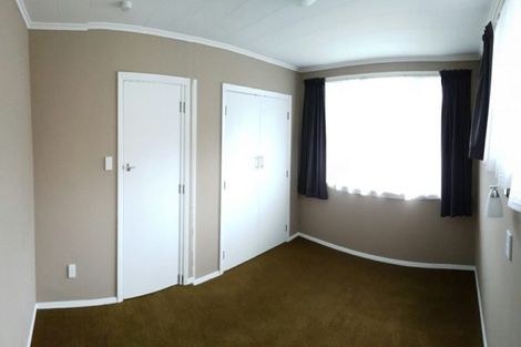 Photo of property in 1/6 Moeraki Road, Maoribank, Upper Hutt, 5018