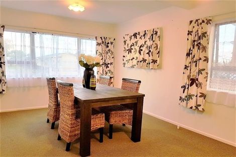 Photo of property in 23 Aurea Avenue, Pakuranga, Auckland, 2010