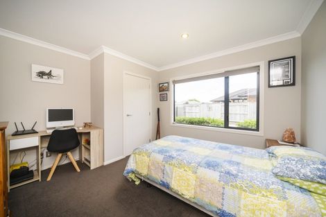 Photo of property in 48 Rosalie Terrace, Kelvin Grove, Palmerston North, 4414