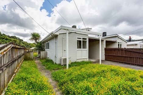 Photo of property in 30-32 Delaney Drive, Stokes Valley, Lower Hutt, 5019