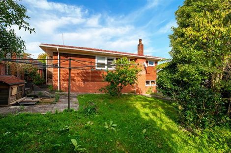 Photo of property in 17 Chilcott Road, Henderson, Auckland, 0612