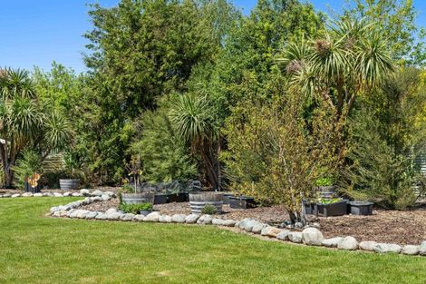 Photo of property in 6 Daffodil Grove, Carterton, 5713