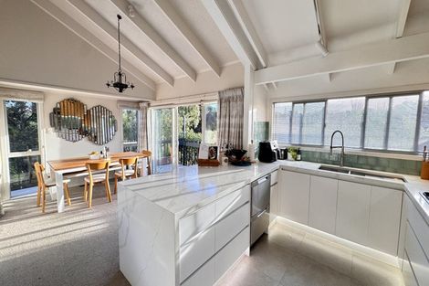 Photo of property in 8 Langstone Place, Chatswood, Auckland, 0626