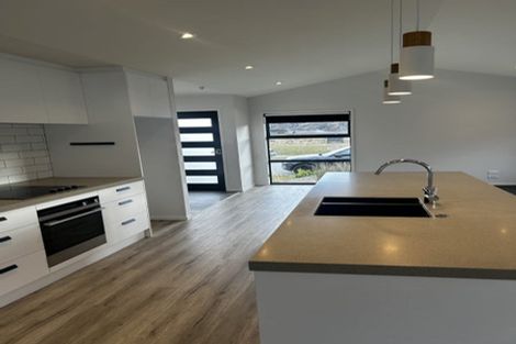 Photo of property in 10 Wheat Street, Jacks Point, Queenstown, 9371