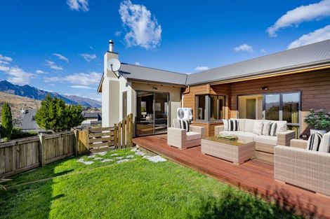 Photo of property in 13 Goldleaf Hill, Queenstown, 9300