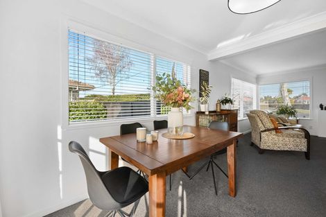 Photo of property in 37 Braid Road, St Andrews, Hamilton, 3200