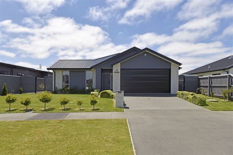 Photo of property in 5 Collier Drive, Halswell, Christchurch, 8025