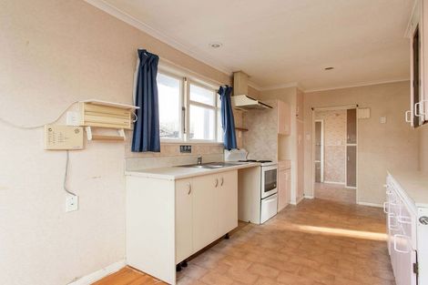 Photo of property in 16 Basingstoke Street, Aranui, Christchurch, 8061